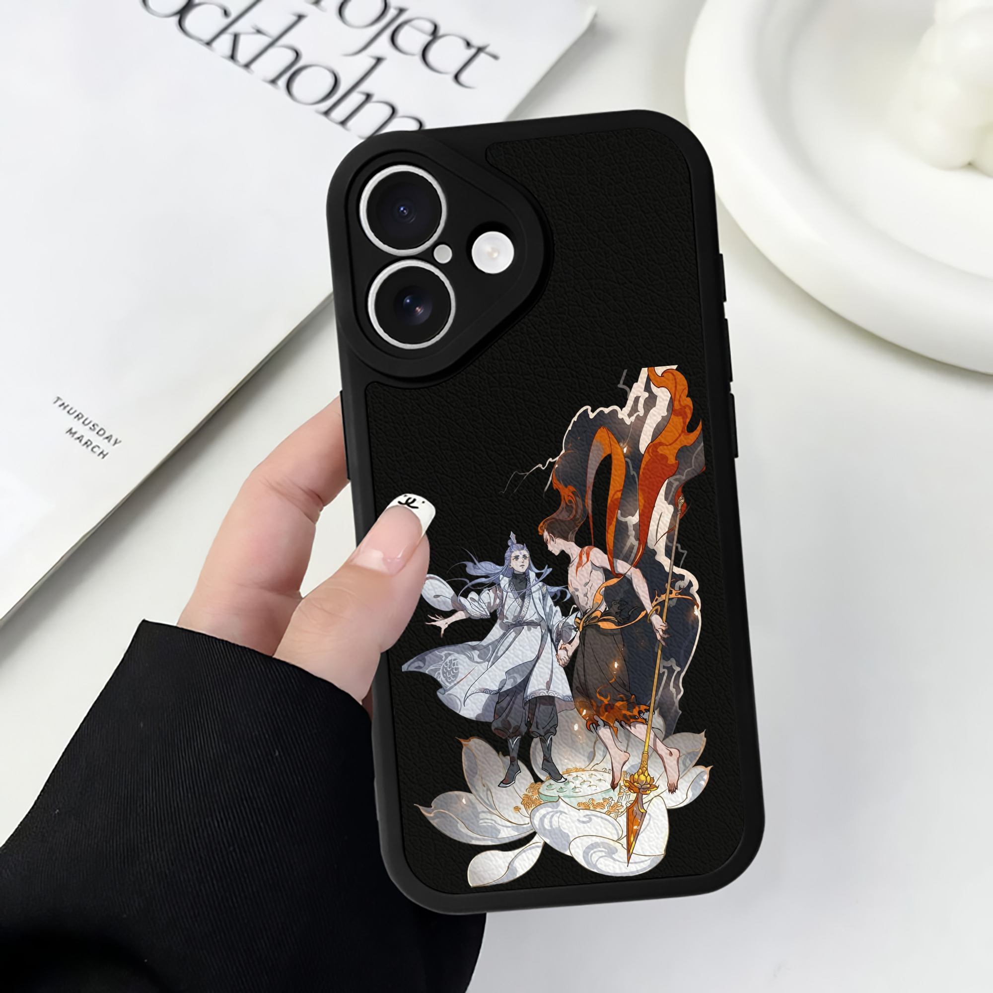 （画像用） Ne Zha 2 ナタ 魔童の大暴れ 【iPhone 16シリーズ対応】シリコンスマホケース（レザー調） 材質：シリコン